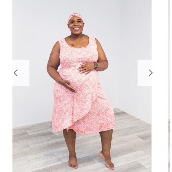 Latched Mama labor dress 2.0 size 1X black with rose floral pattern - Picture 9 of 11